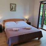 Apartments And Room Caric