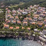 Apartments And Room Caric