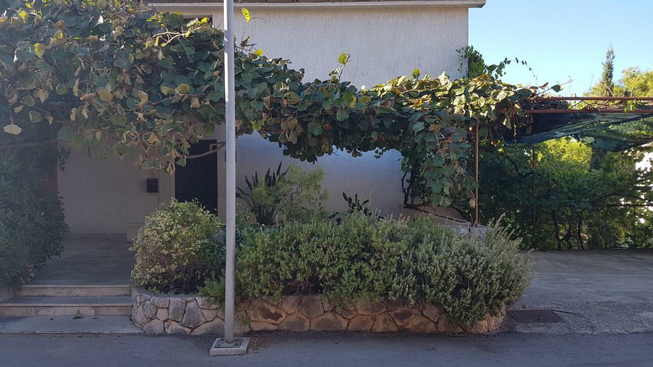 And Caric Apartman Jelsa (Hvar)