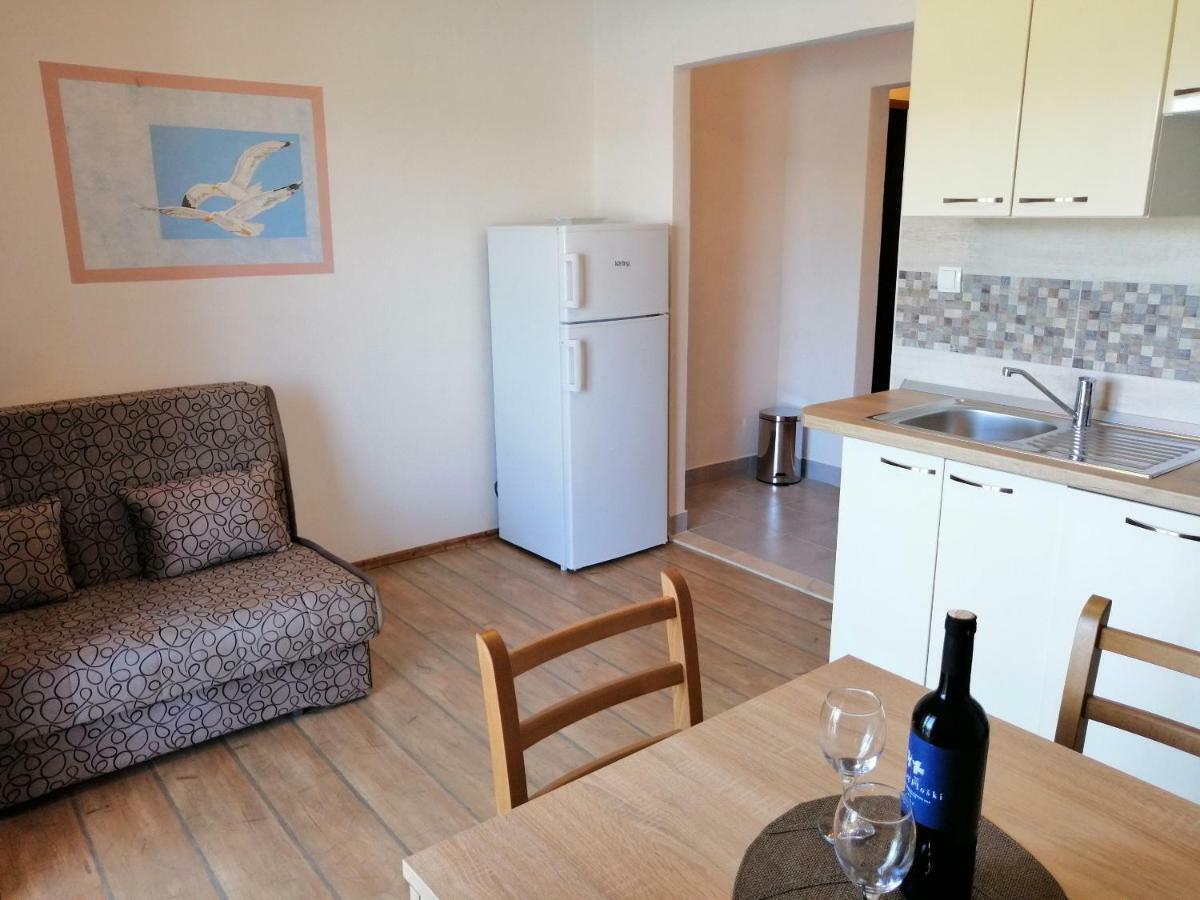 Apartman And Caric Jelsa (Hvar)