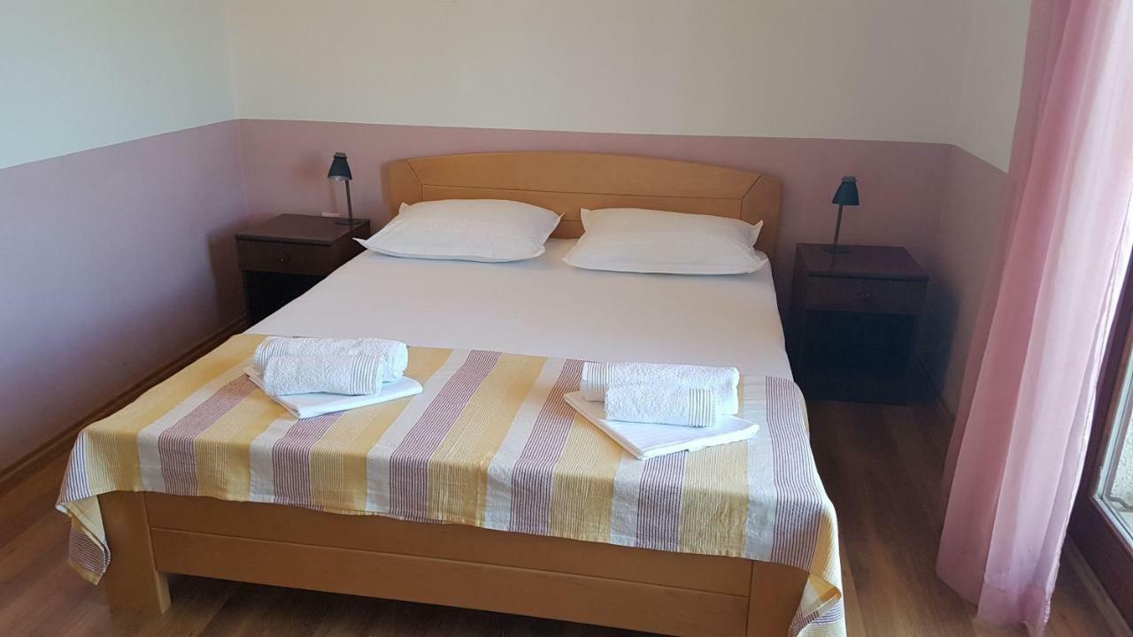 And Caric Apartman Jelsa (Hvar)