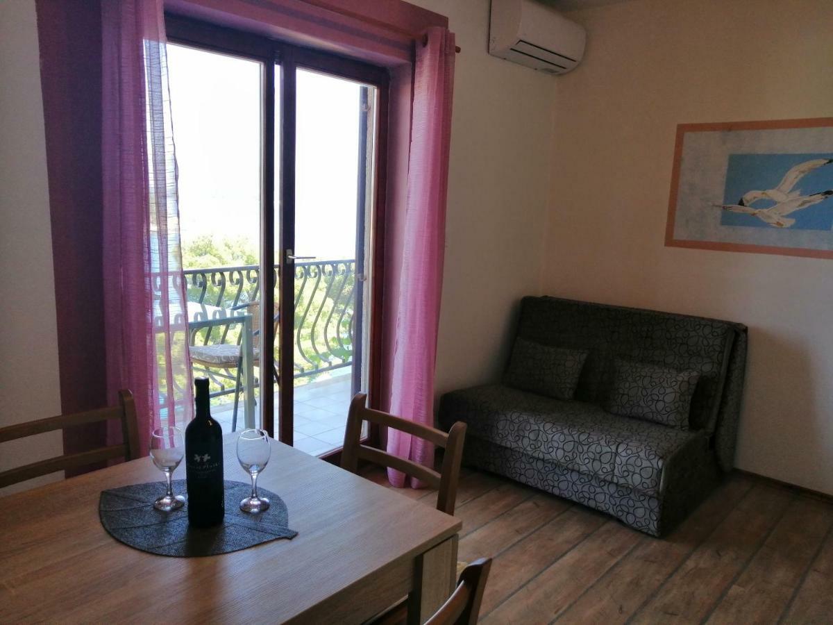 And Caric Apartman