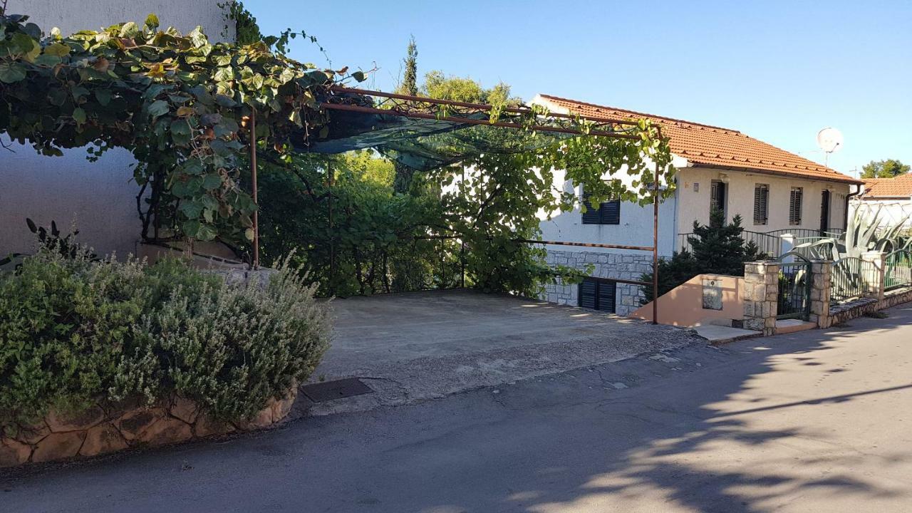 And Caric Apartman Jelsa (Hvar)
